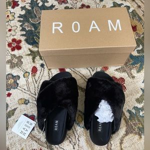 NWT NEW ROAM MINI CLOUD SLIPPER SLIDE SHOE SZ 38 BLACK FAUX FUR INSIDE OR OUT